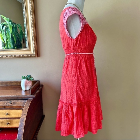 Vintage Free People Pink Red Crochet Smocked Mini Dress V-Neck Size 6 - Picture 4 of 9